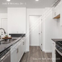 3480 W Mitchell Dr in Lehi, UT - Building Photo - Building Photo