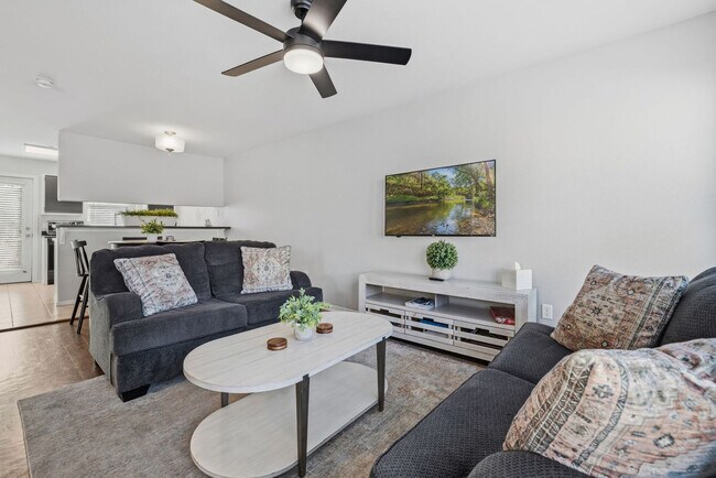 1852 N Scull Creek Dr in Fayetteville, AR - Building Photo - Building Photo