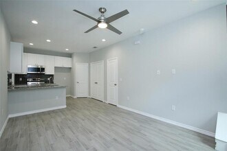 923 Timberglen Ct in Montgomery, TX - Building Photo - Building Photo