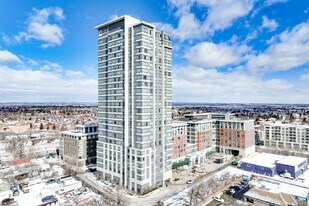 Markham Mon Sheong Court in Markham, ON - Building Photo