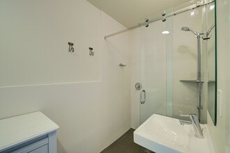 908 N 46th St in Seattle, WA - Building Photo - Building Photo