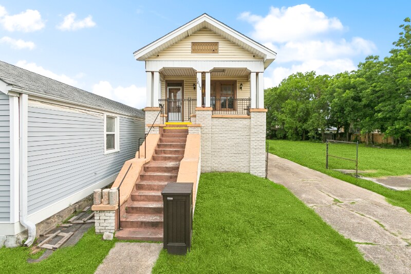 1617 Duels St in New Orleans, LA - Building Photo