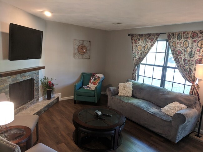 833 Nowland Ct in O'Fallon, IL - Building Photo - Building Photo