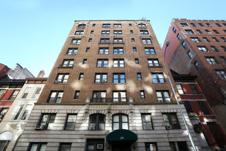 240 W 75th St in New York, NY - Building Photo - Building Photo