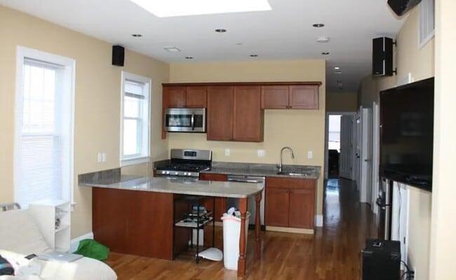 148 Hillside St, Unit 2 in Boston, MA - Foto de edificio - Building Photo