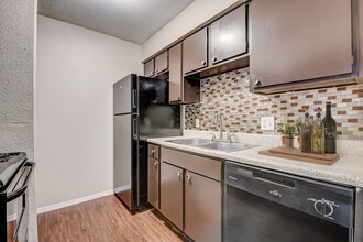 Windmill Terrace in Bedford, TX - Building Photo - Building Photo