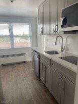 23 Mohawk Ave in Sparta, NJ - Building Photo
