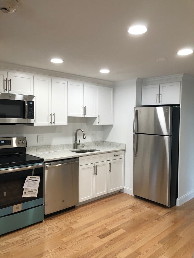 10 Westford St, Unit 8