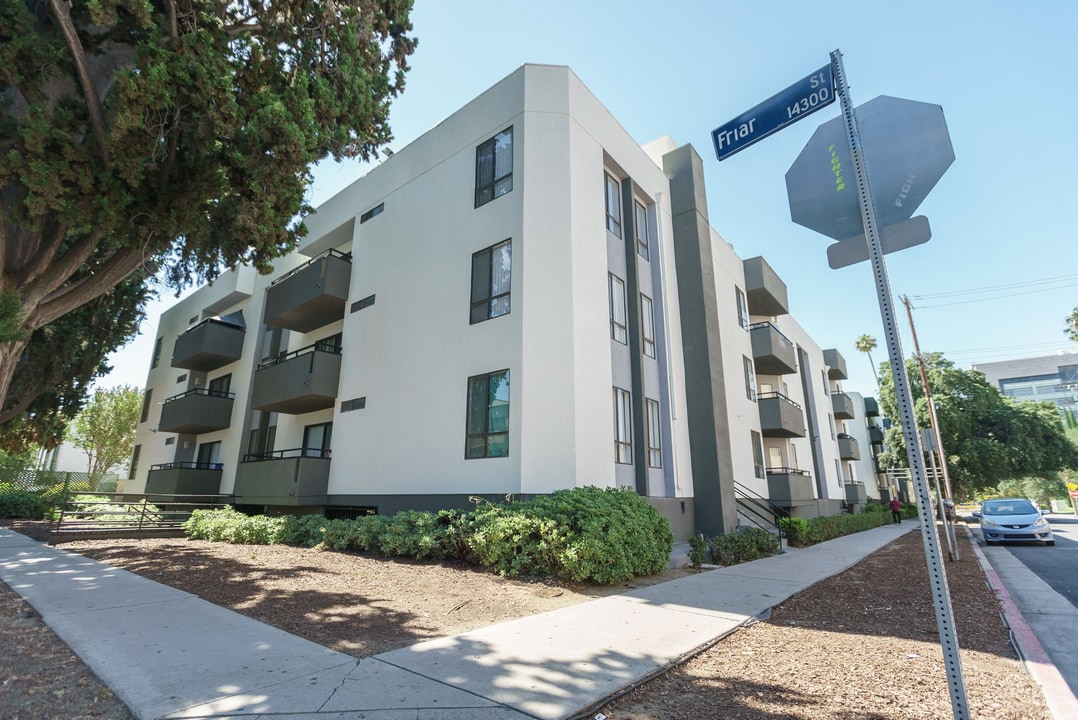 6310 Sylmar Ave in Van Nuys, CA - Foto de edificio