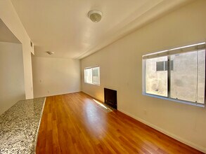 6139 Fountain Ave in Los Angeles, CA - Building Photo - Building Photo