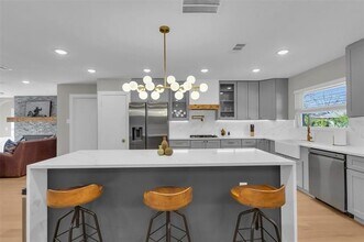 11107 Hillcrest Rd in Dallas, TX - Building Photo - Building Photo