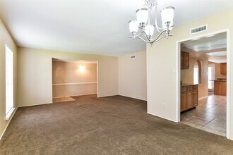 5514 Edgebrook Forest Dr in Houston, TX - Building Photo - Building Photo