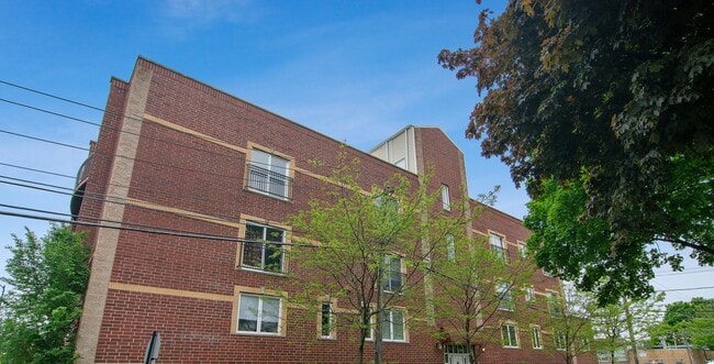 property at 2801 W Ardmore Ave