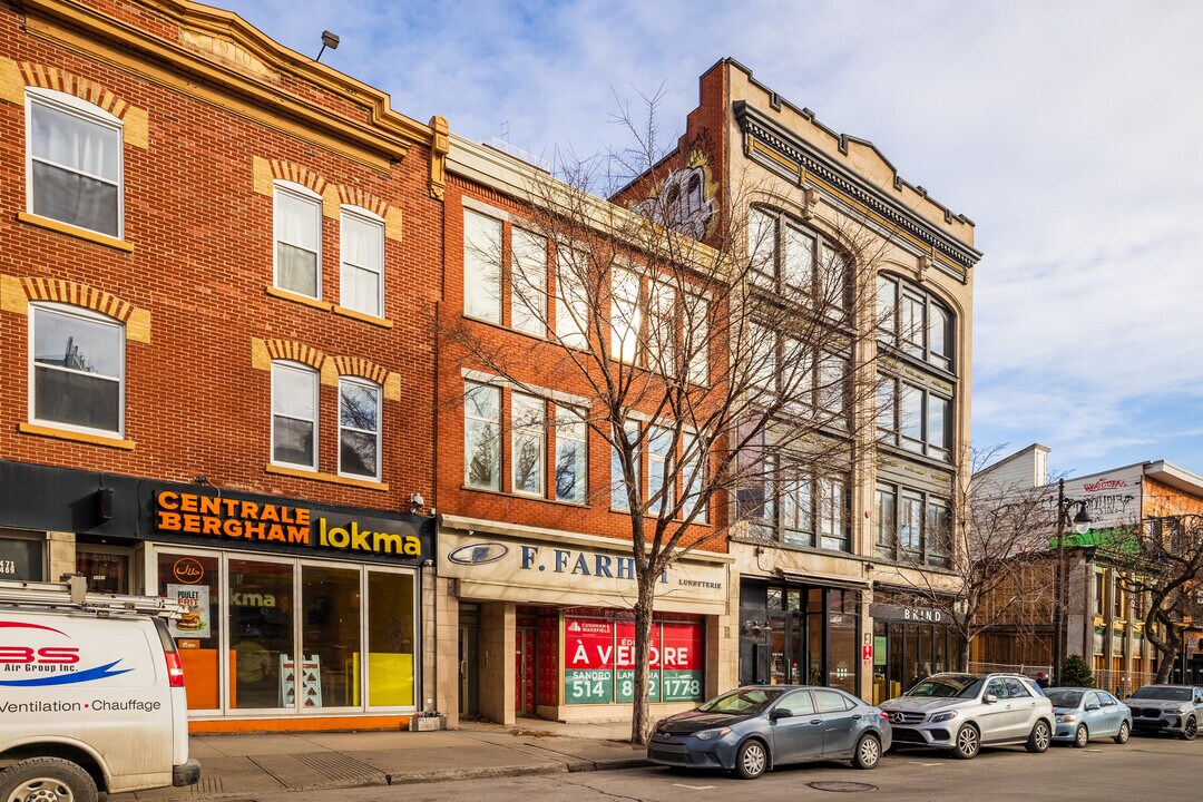 3461-3463 Saint-Laurent in Montréal, QC - Building Photo