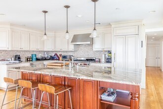 289 Humphrey St in Swampscott, MA - Building Photo - Building Photo