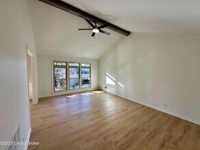 8806 Tranquil Valley Ln in Jeffersontown, KY - Building Photo - Building Photo