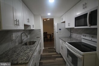 7843 Briardale Terrace in Rockville, MD - Building Photo - Building Photo