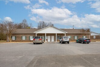305 Grady Rd in Etowah, TN - Building Photo - Building Photo