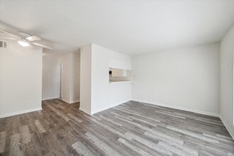 Marshall Apartments in Houston, TX - Building Photo - Building Photo