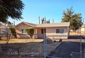 801 Imperial Ave in Modesto, CA - Building Photo