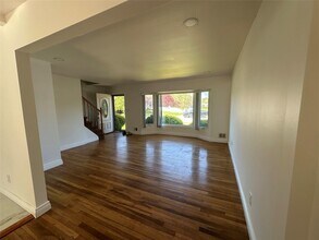 14 Somers Ln in Commack, NY - Building Photo - Building Photo