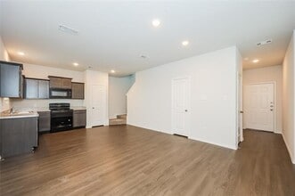 1400 Ester Ln in Ennis, TX - Building Photo - Building Photo