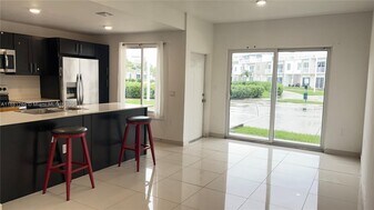 25874 SW 139th Ct in Naranja, FL - Building Photo