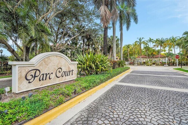 9312 NW 9th Pl in Plantation, FL - Building Photo - Building Photo