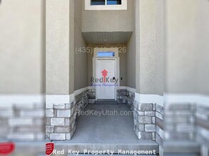869 Gleneagle Ct in Tooele, UT - Building Photo - Building Photo