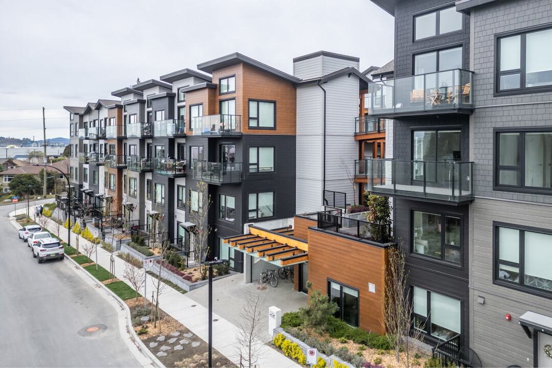 Trails in North Vancouver, BC - Building Photo