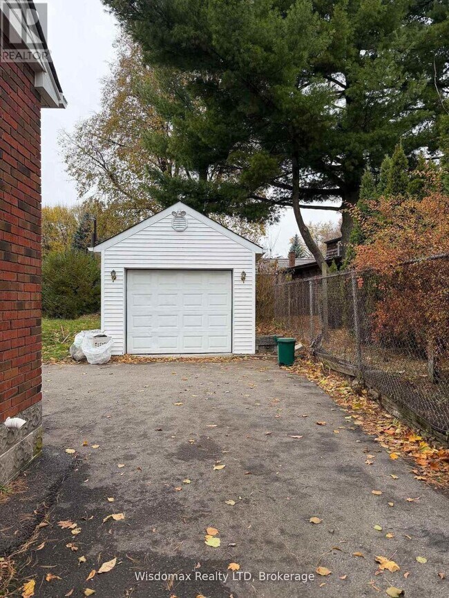 6481 Erwin Crescent in Niagara Falls, ON - Building Photo - Building Photo