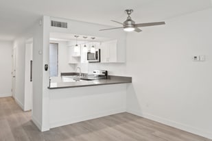 712 S Fernwood St in West Covina, CA - Building Photo