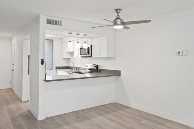 property at 712 S Fernwood St