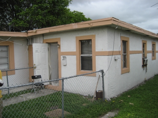 604 NW 9th Ave in Pompano Beach, FL - Foto de edificio - Building Photo