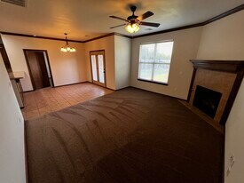 11415 NW 121st Pl in Yukon, OK - Building Photo