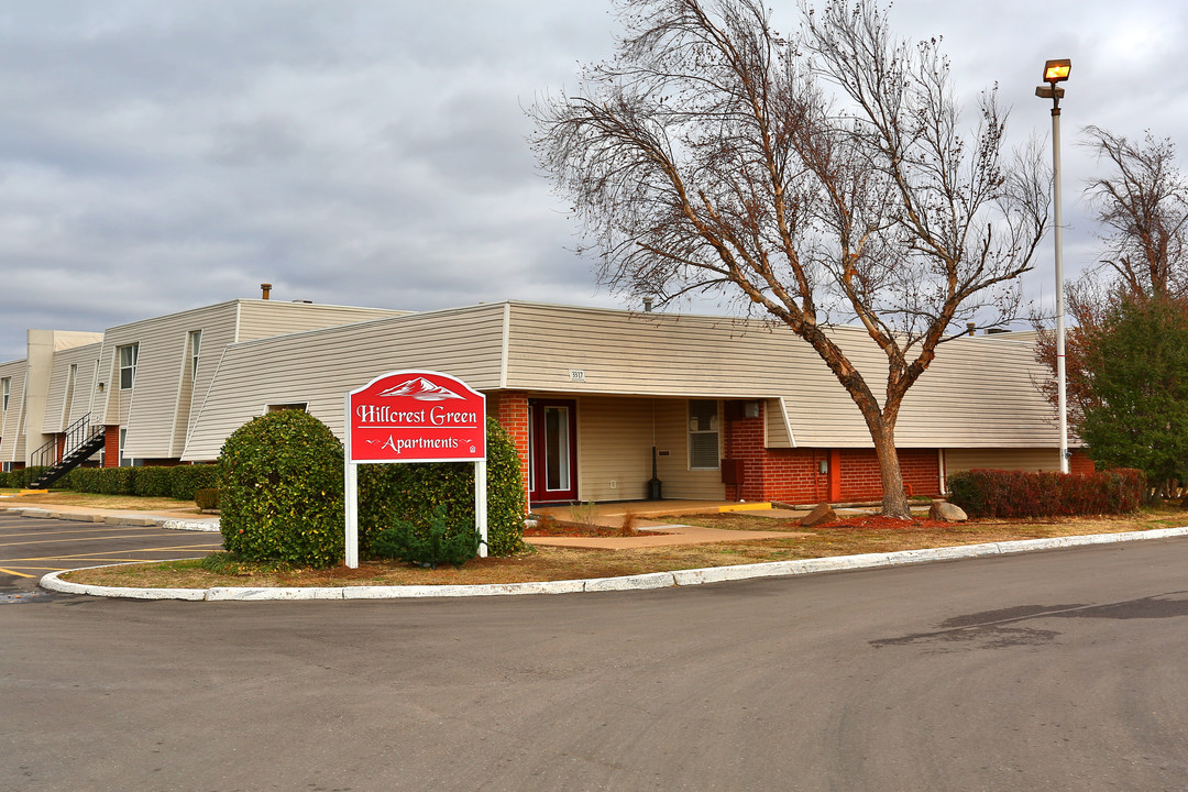 Hillcrest Green in Oklahoma City, OK - Building Photo