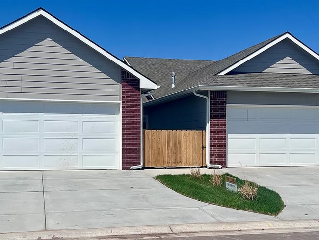 property at 3907 S Bluelake Ct