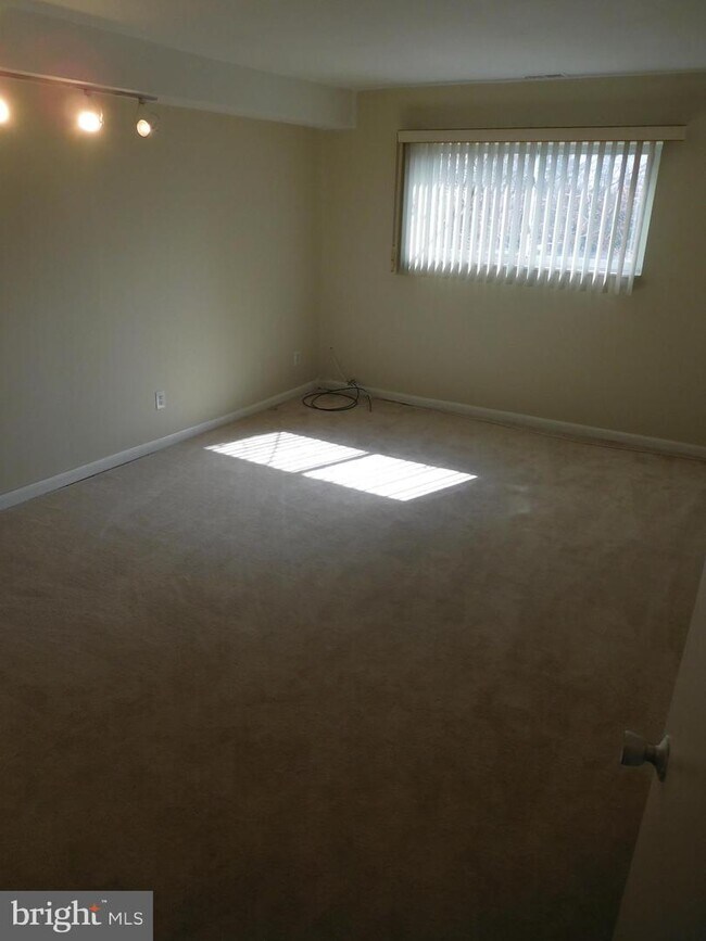 46 Township Line Rd-Unit -233 in Elkins Park, PA - Building Photo - Building Photo