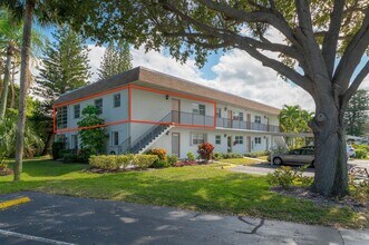 2950 SE Ocean Blvd, Unit 2-4 in Stuart, FL - Building Photo - Building Photo