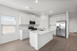 114 Miglia St in Hutto, TX - Building Photo - Building Photo