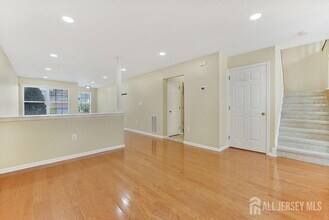 102 Berkshire Dr in Princeton, NJ - Building Photo - Building Photo