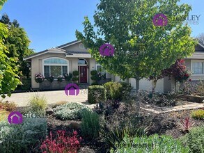 814 Weaver Ln in Concord, CA - Building Photo - Building Photo