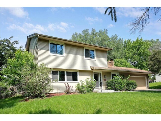1908 Ford Rd in Hopkins, MN - Building Photo - Building Photo
