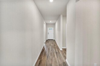 102 Greenspire Ln in Hutto, TX - Building Photo - Building Photo