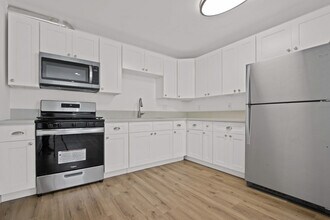 649 W 92nd St in Los Angeles, CA - Building Photo - Building Photo