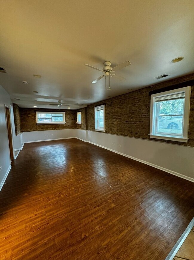 property at 5000 N Sawyer Ave