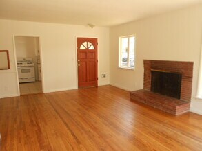 10842 Oregon Ave in Culver City, CA - Building Photo - Building Photo