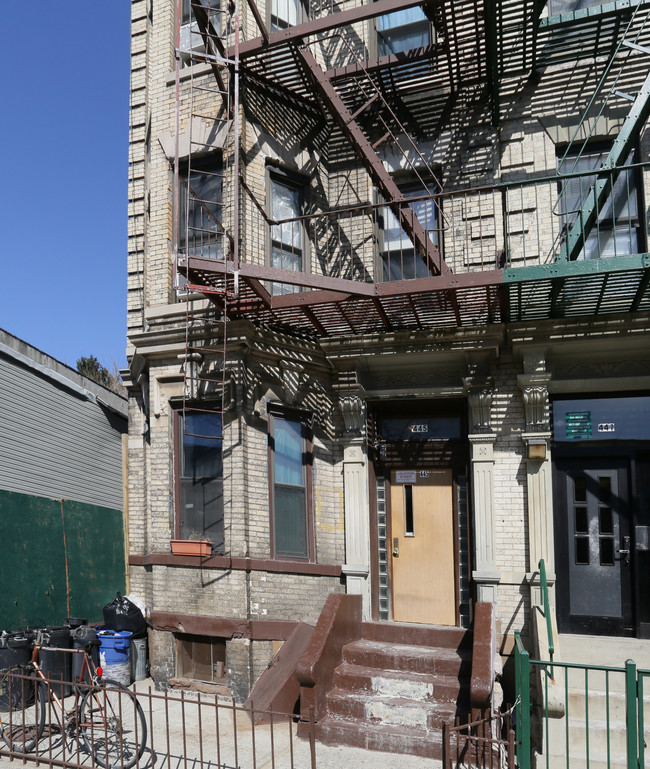 445 Bainbridge St in Brooklyn, NY - Building Photo - Building Photo