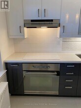 10-10 Arcadian Cir in Toronto, ON - Building Photo - Building Photo
