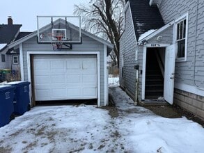 818 N Van Buren St in Green Bay, WI - Foto de edificio - Building Photo